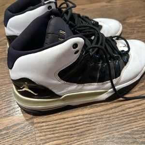 Jordan Max Aura 'White Black Gold' Men Size 8.5